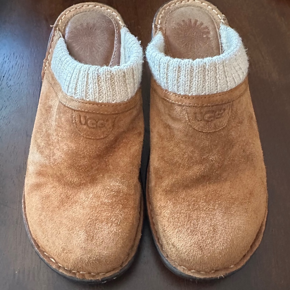 UGG Brand Womens Size 9 Brown Fleece Lined Slip-Ons